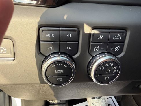 Used 2025 GMC Sierra 2500 Denali w/ Technology Package AWD/4WD image 16