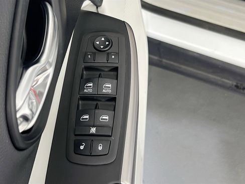 Used 2022 Jeep Cherokee Latitude Lux image 17