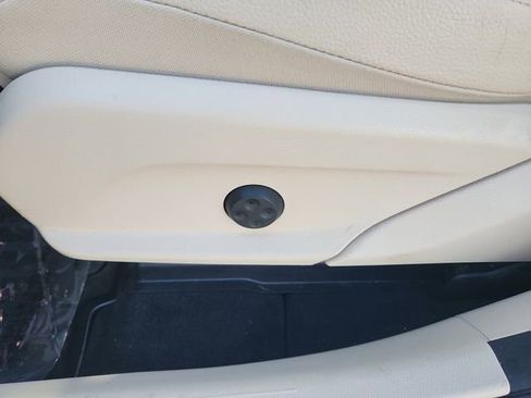 Used 2021 Mercedes-Benz GLC 300 4MATIC image 19