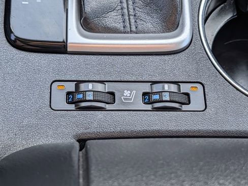 Used 2018 Toyota Highlander Limited Platinum image 16