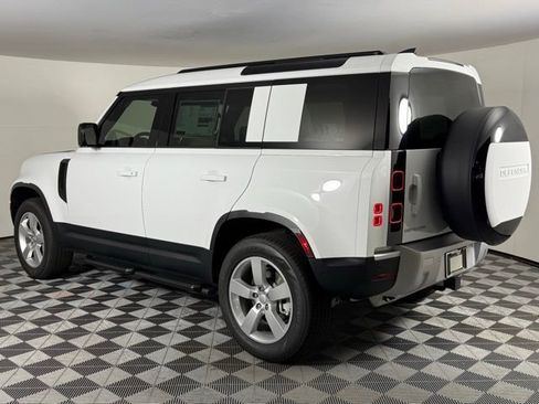 New 2025 Land Rover Defender 110 S image 4