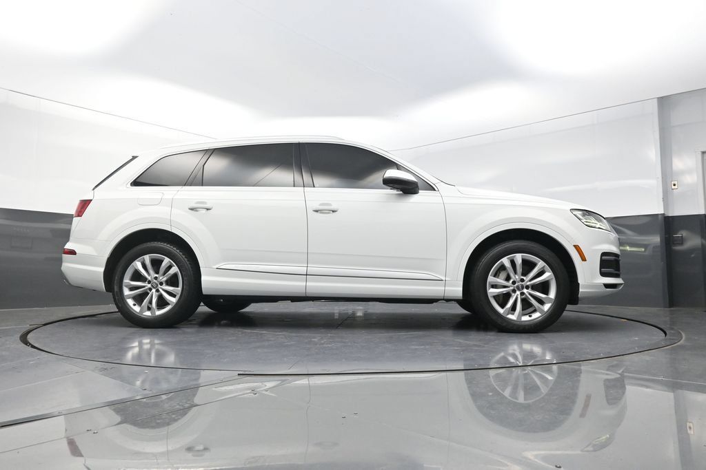 Used 2019 Audi Q7 3.0T Premium Plus AWD/4WD image 31