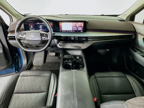 Used 2025 Nissan Murano Platinum w/ Cargo Package image 3