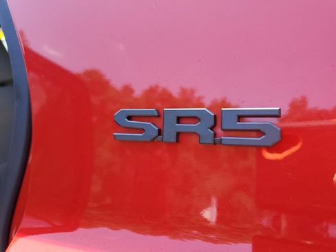 Used 2025 Toyota 4Runner SR5 AWD/4WD image 12