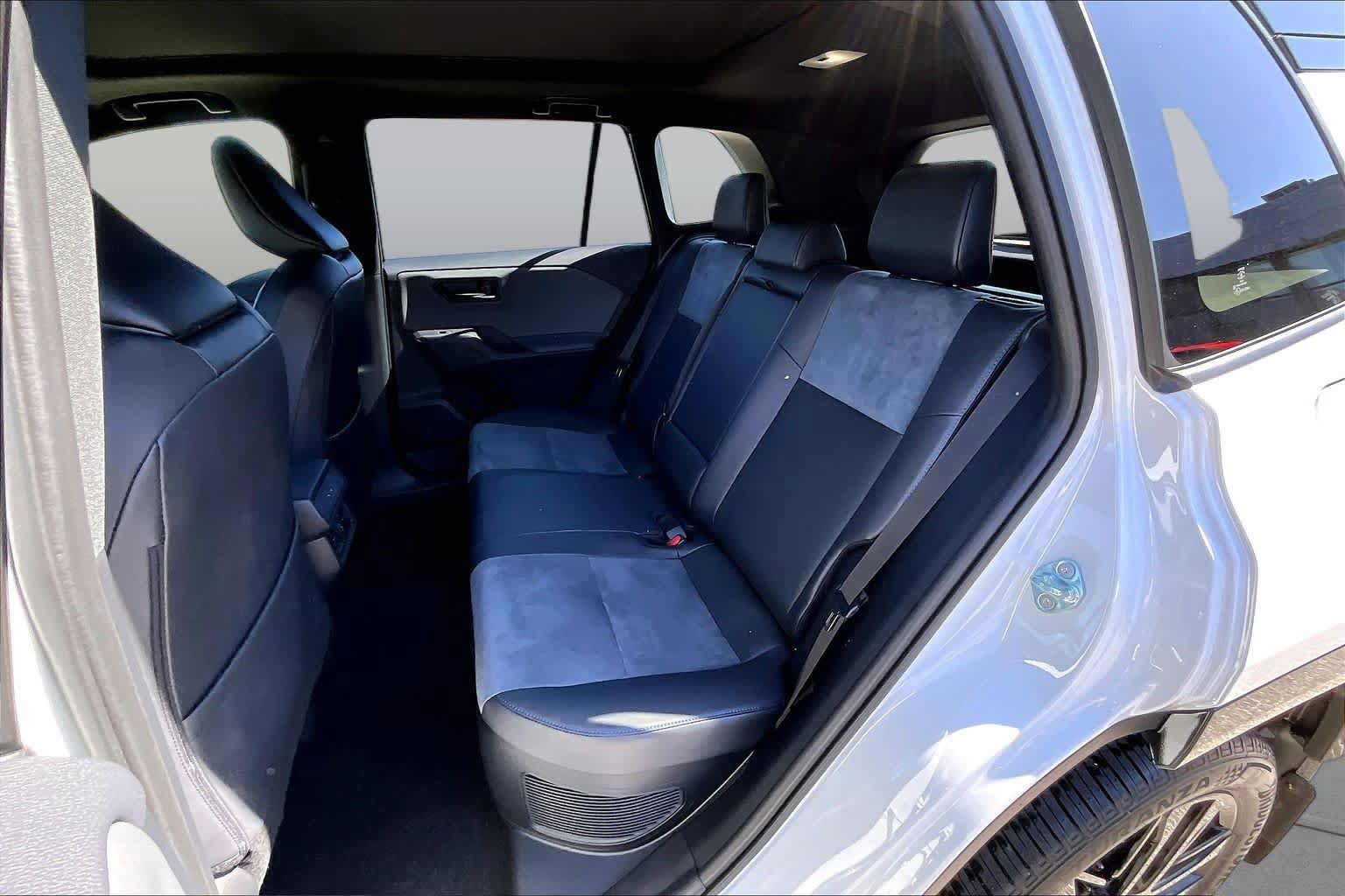 Used 2026 Toyota RAV4 XSE w/ Panoramic Sun Roof Package AWD/4WD image 20