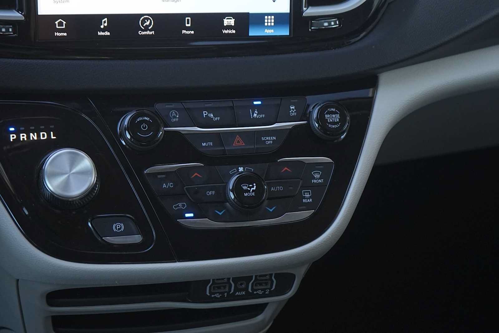 Used 2024 Chrysler Pacifica Touring-L FWD image 22
