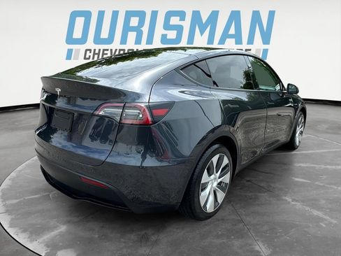 Used 2024 Tesla Model Y Long Range RWD image 6