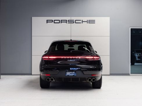 Certified 2021 Porsche Macan S AWD/4WD image 6