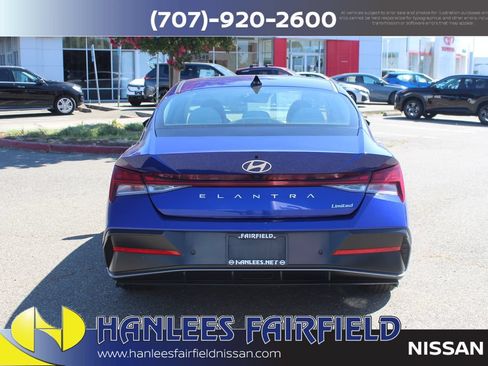 Used 2024 Hyundai Elantra Limited FWD image 8