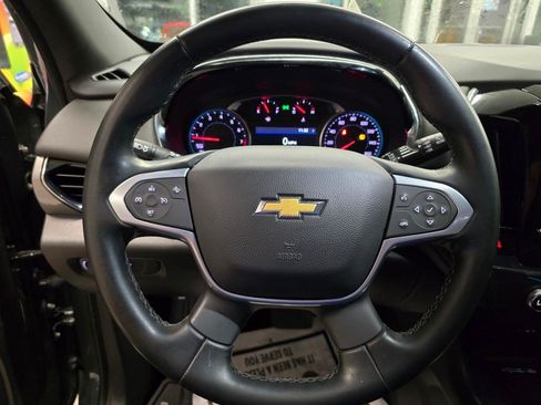 Used 2023 Chevrolet Traverse LT FWD image 17