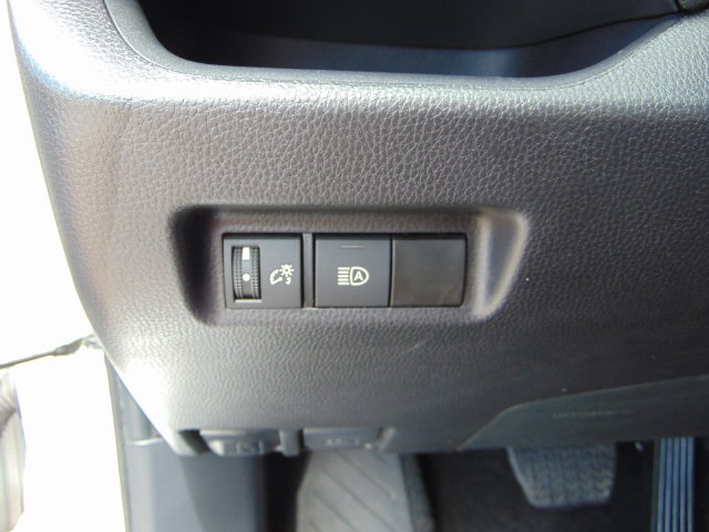 Used 2025 Toyota RAV4 XLE FWD image 19