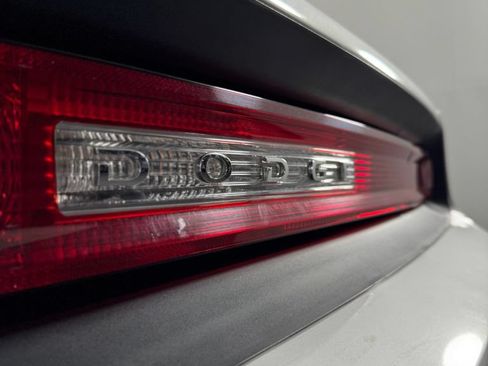 Used 2010 Dodge Challenger SE RWD image 31