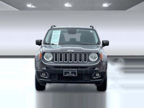 Used 2017 Jeep Renegade Latitude AWD/4WD image 5