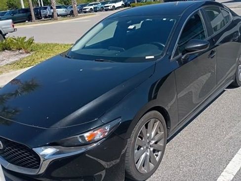 Used 2021 MAZDA MAZDA3 s FWD image 2