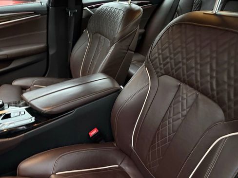 Used 2021 BMW M550i xDrive w/ Executive Package image 6