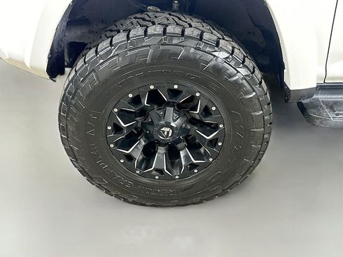Used 2022 Toyota 4Runner SR5 Premium AWD/4WD image 8