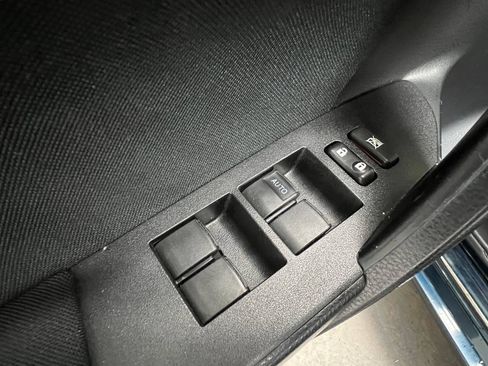 Used 2017 Toyota Corolla LE FWD image 22