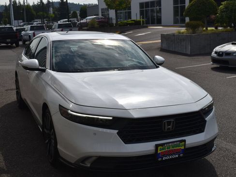 Used 2024 Honda Accord Touring image 3