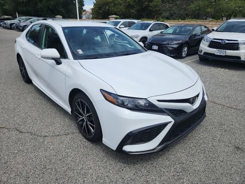 Used 2024 Toyota Camry SE FWD image 7
