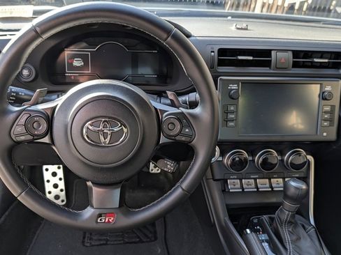 Used 2023 Toyota GR86 Premium image 4