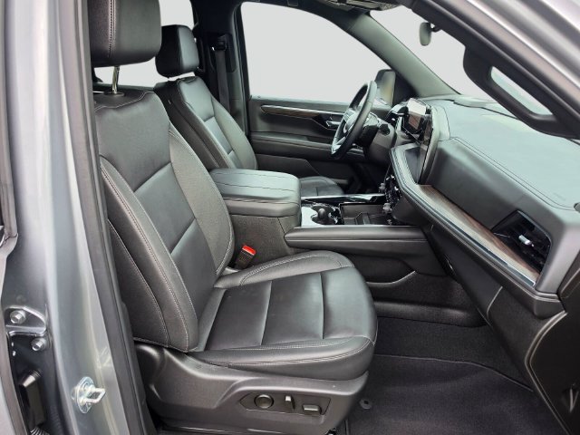 Used 2025 Chevrolet Tahoe LT AWD/4WD image 11