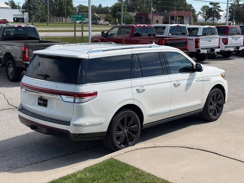Used 2023 Lincoln Navigator Reserve AWD/4WD image 6