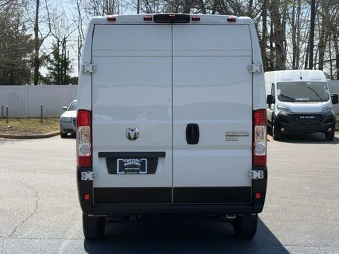 Used 2023 RAM ProMaster 2500 FWD image 12