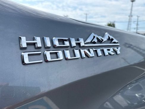 Used 2021 Chevrolet Silverado 1500 High Country w/ Technology Package AWD/4WD image 9
