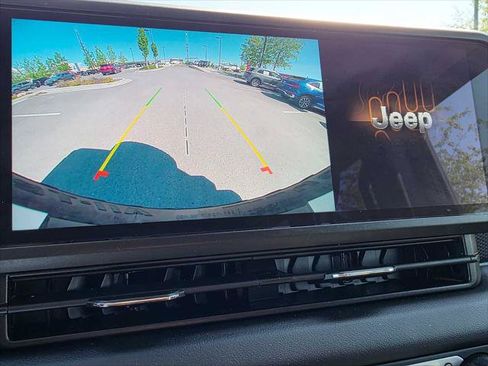 Used 2024 Jeep Wrangler Unlimited Rubicon 4xe AWD/4WD image 30