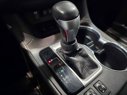 Used 2019 Toyota Highlander XLE image 31