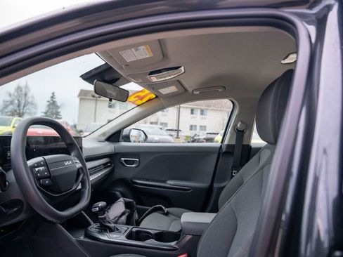 Used 2025 Kia K4 LXS image 19