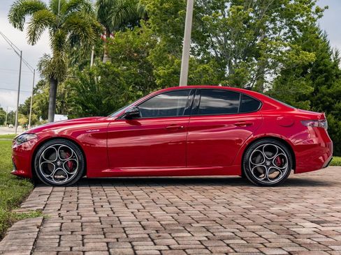 Used 2024 Alfa Romeo Giulia Veloce RWD image 2