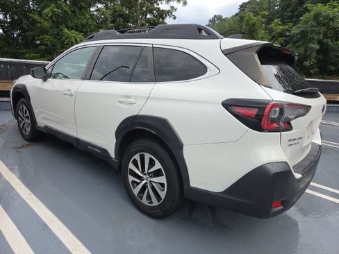 Used 2023 Subaru Outback Premium AWD/4WD image 16
