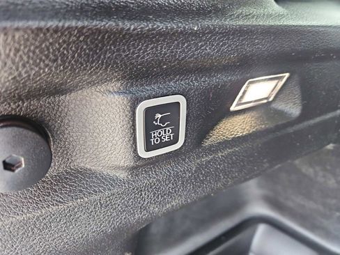 Used 2024 Jeep Grand Cherokee L Limited w/ Luxury Tech Group II image 24