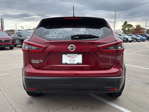 Used 2020 Nissan Rogue Sport S image 8