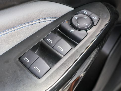 Used 2025 Chevrolet Trax LT w/ LT Convenience Package FWD image 17