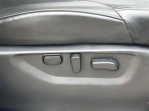 Used 2021 Nissan Armada SV image 29