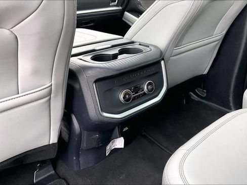 Used 2025 Ford Expedition Max Platinum AWD/4WD image 34