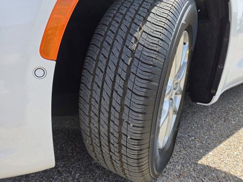 New 2026 Chrysler Pacifica Select FWD image 10