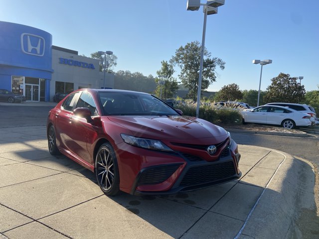 Used 2023 Toyota Camry SE FWD image 2