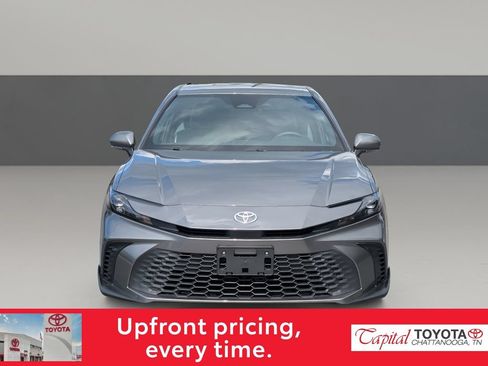 Used 2026 Toyota Camry SE AWD/4WD image 3