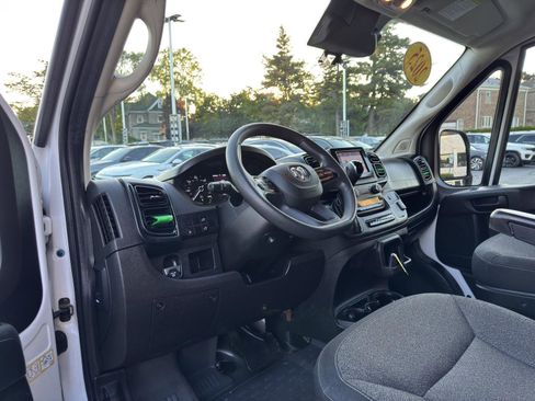 Used 2025 RAM ProMaster 2500 w/ Convenience Group FWD image 24