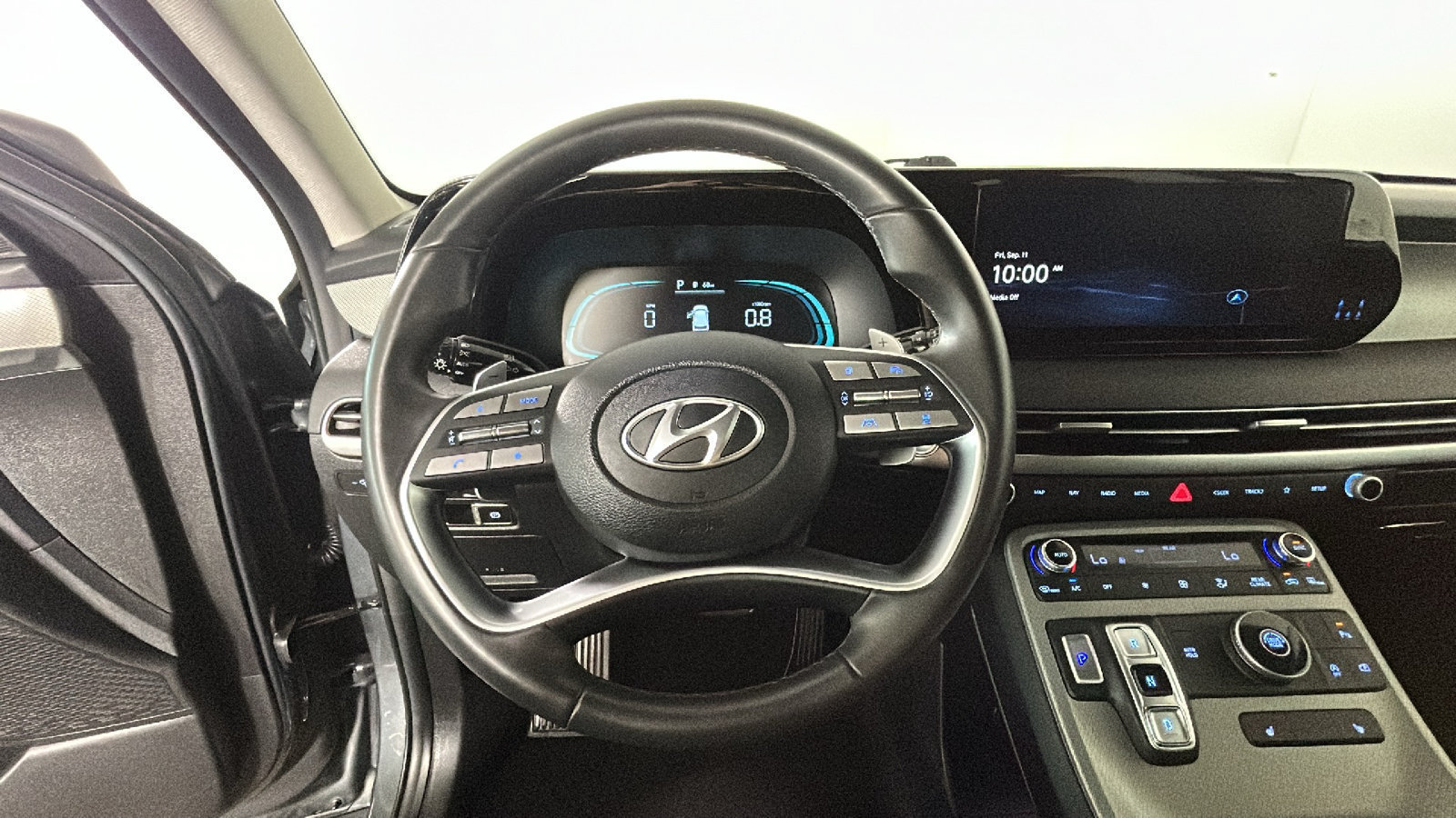 Used 2025 Hyundai Palisade SEL FWD image 17