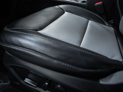 Certified 2022 Ford Explorer XLT w/ Equipment Group 202A image 42