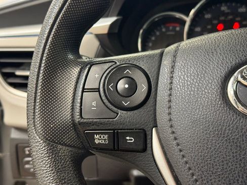 Used 2014 Toyota Corolla LE image 28