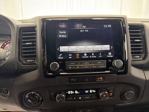 Used 2024 Nissan Frontier PRO-4X w/ Technology Package AWD/4WD image 9