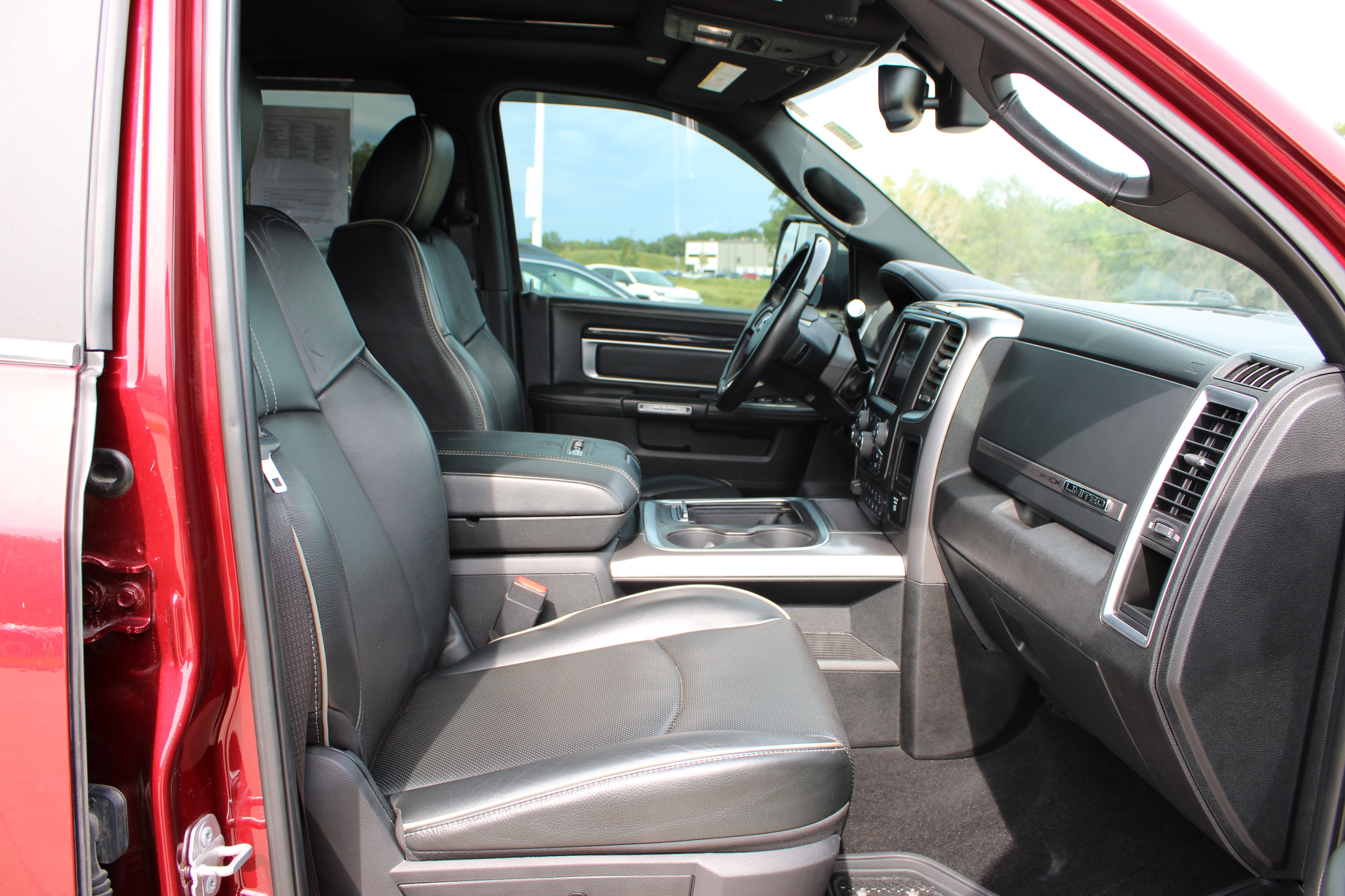 Used 2018 RAM 2500 Longhorn AWD/4WD image 19