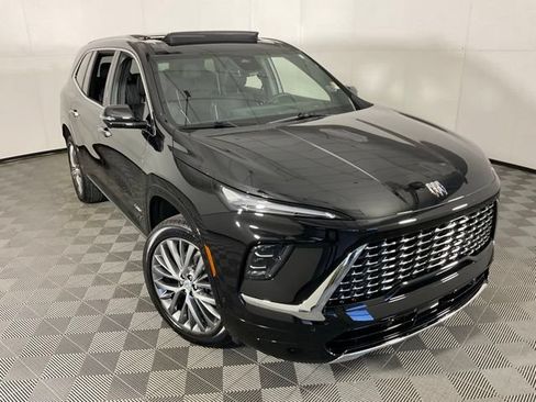 Used 2025 Buick Enclave Avenir w/ Super Cruise Package FWD image 47