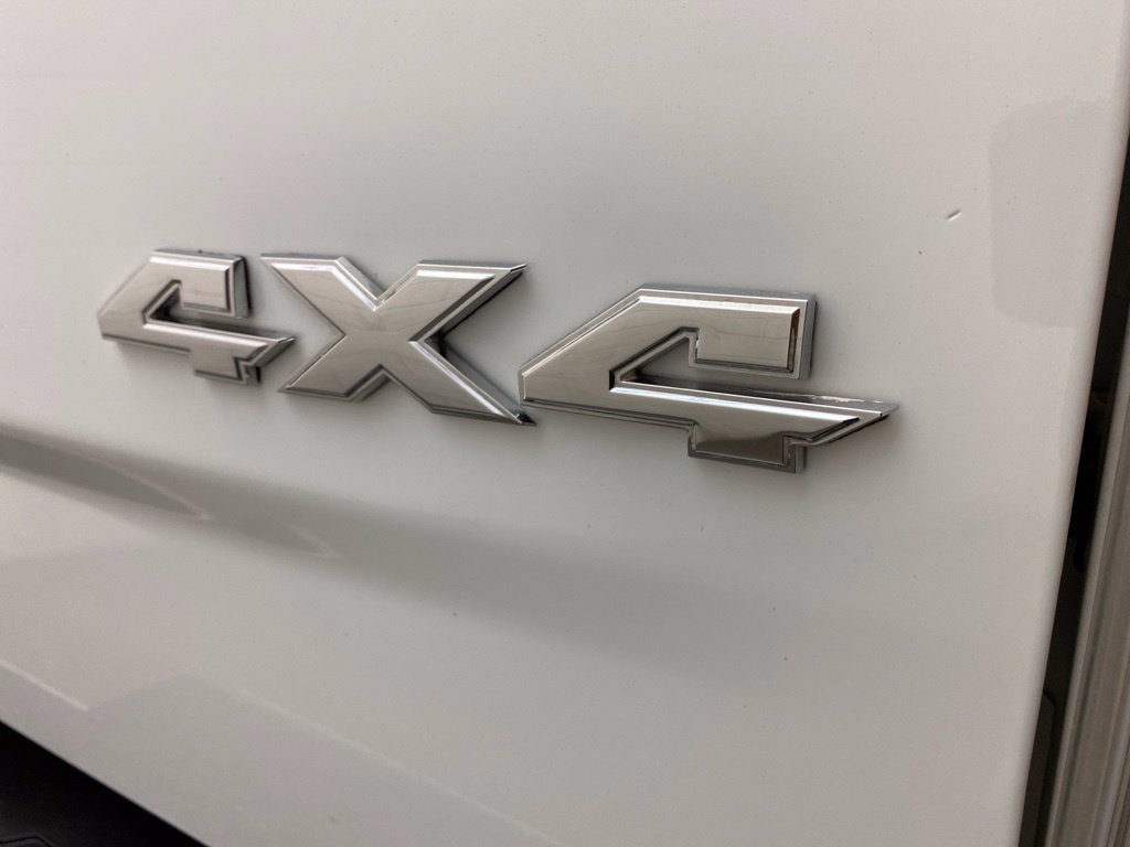 Used 2016 RAM 3500 Laramie w/ Convenience Group AWD/4WD image 11