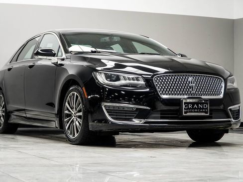 Used 2017 Lincoln MKZ Premiere image 4